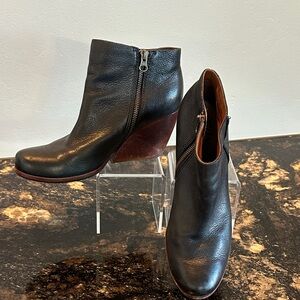 Kork-Ease Black Leather Ankle Boots with Brown Heel